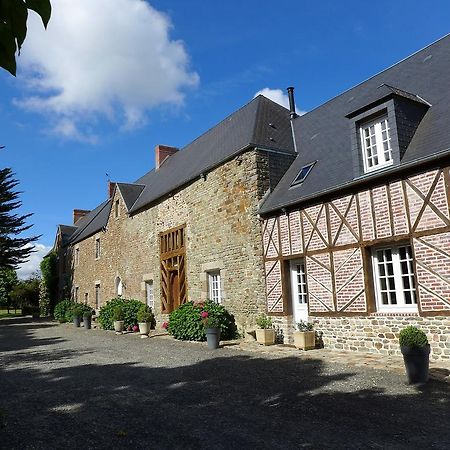 Villa Les Guédrils Genêts Exterior foto