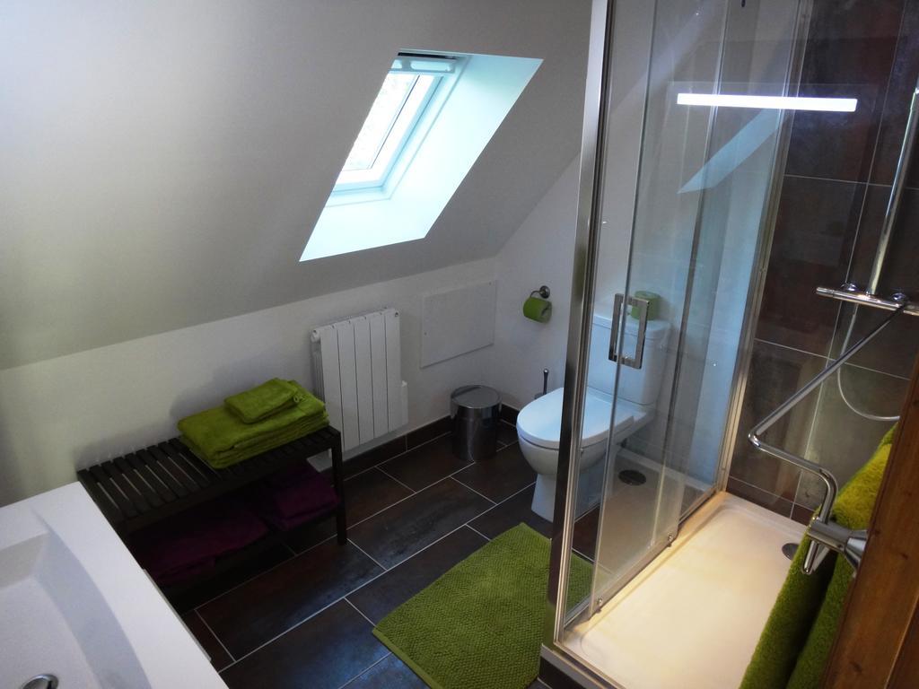 Villa Les Guédrils Genêts Habitación foto